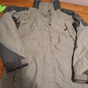 Columbia Women's Gray Ski Jacket